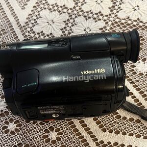 Sony Handycam Video Hi8 Camcorder - Black